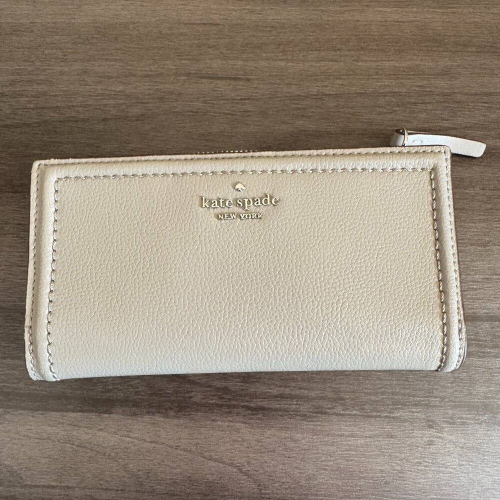 Kate spade wallet in Gray